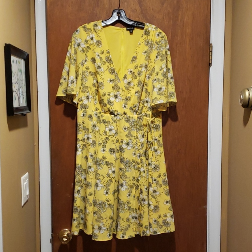 Torrid Yellow floral flutter sleeve dress